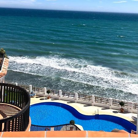 Beachfront Penthouse Apartment With Large Terrace And Breathtaking Sea Views Close To Marbella Spain Sitio de Calahonda Kültér fotó